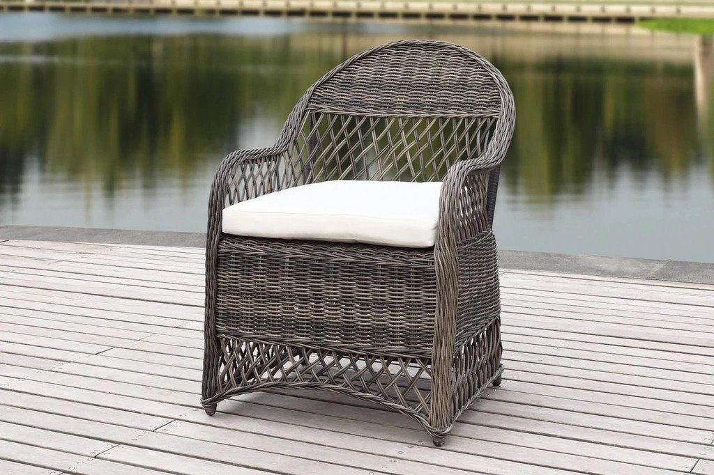 Classic & Comfortable Designs for Outdoor Chairs