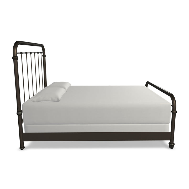 Queen / Weathered Bronze