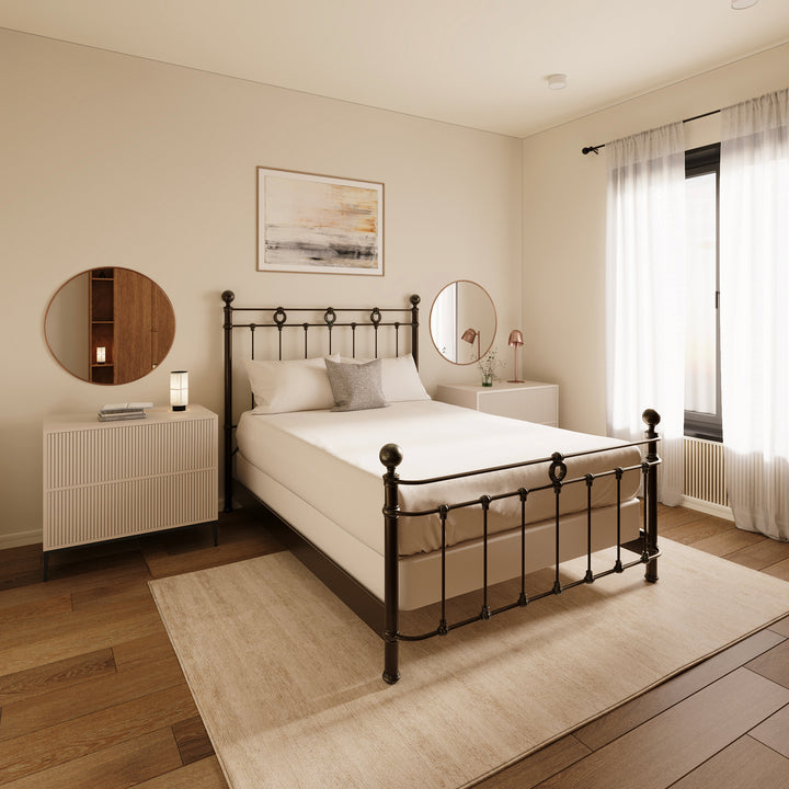 Queen / Weathered Bronze