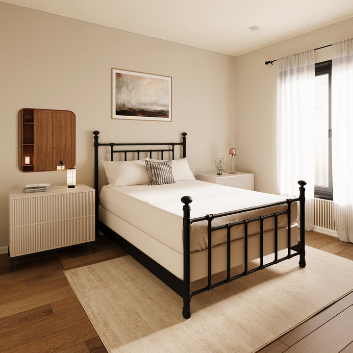 Queen / Weathered Iron