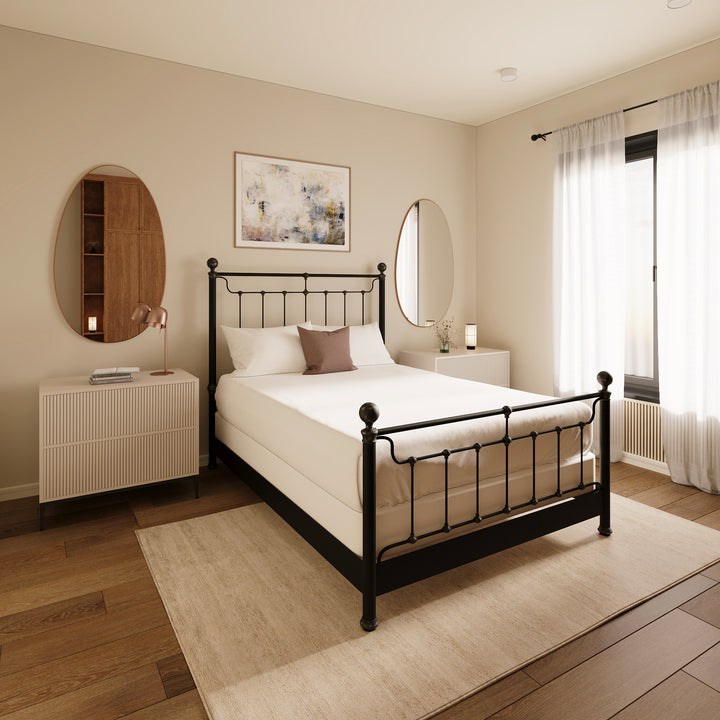 Queen / Weathered Iron