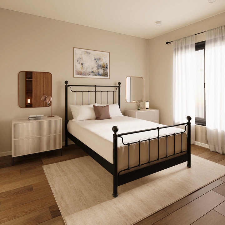 Queen / Weathered Iron