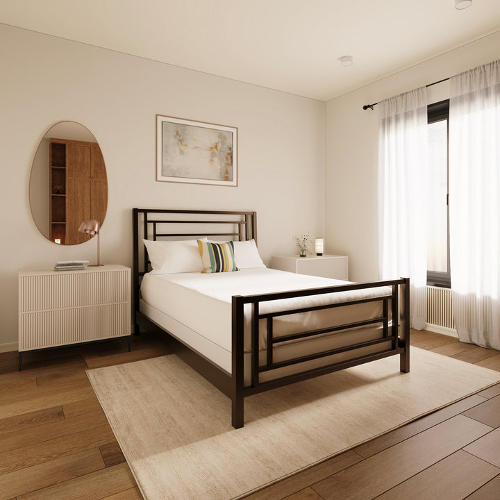 Queen / Weathered Bronze