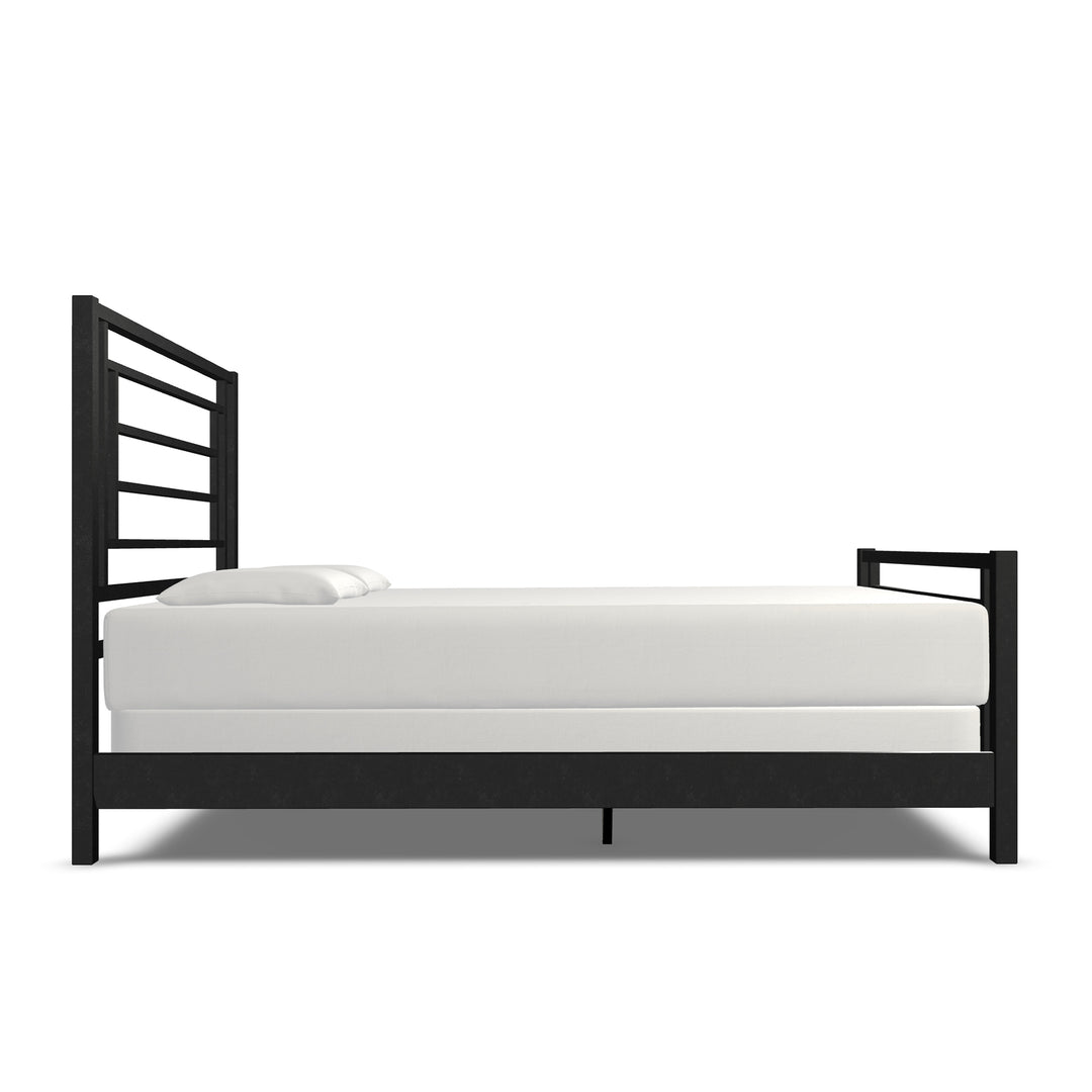 Queen / Weathered Iron