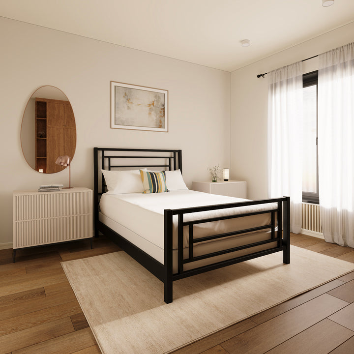 Queen / Weathered Iron