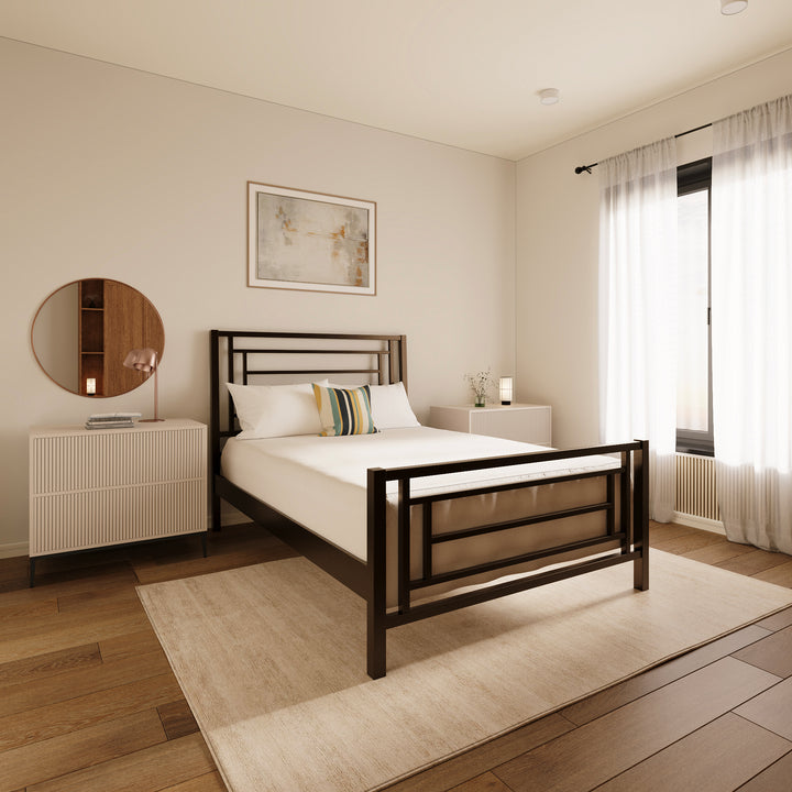 Queen / Weathered Bronze