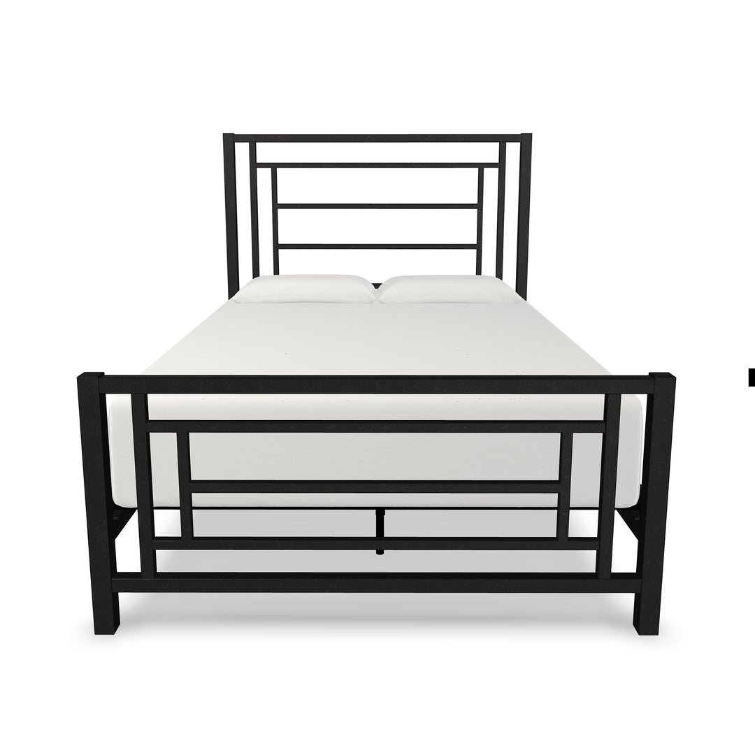 Queen / Weathered Iron