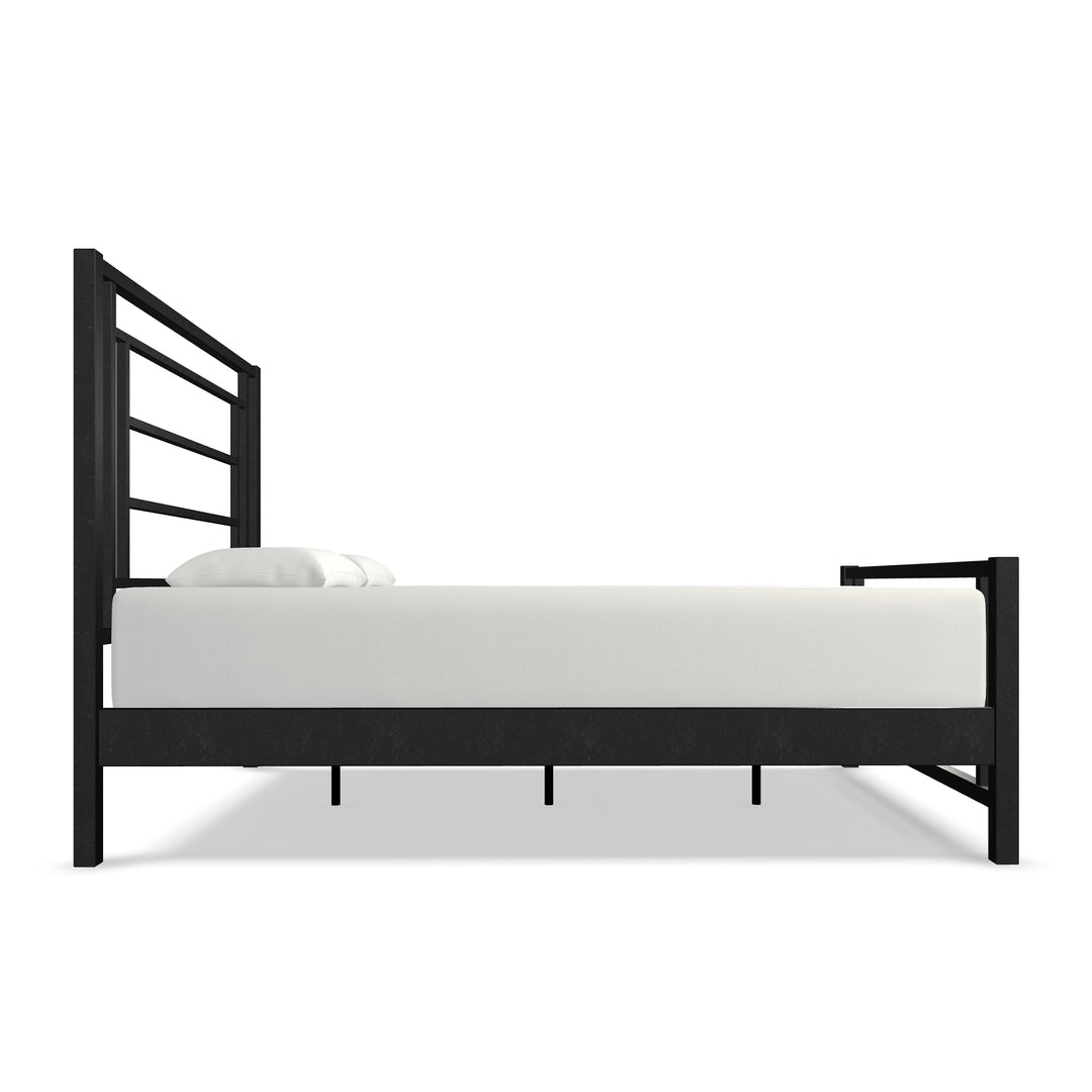 Queen / Weathered Iron