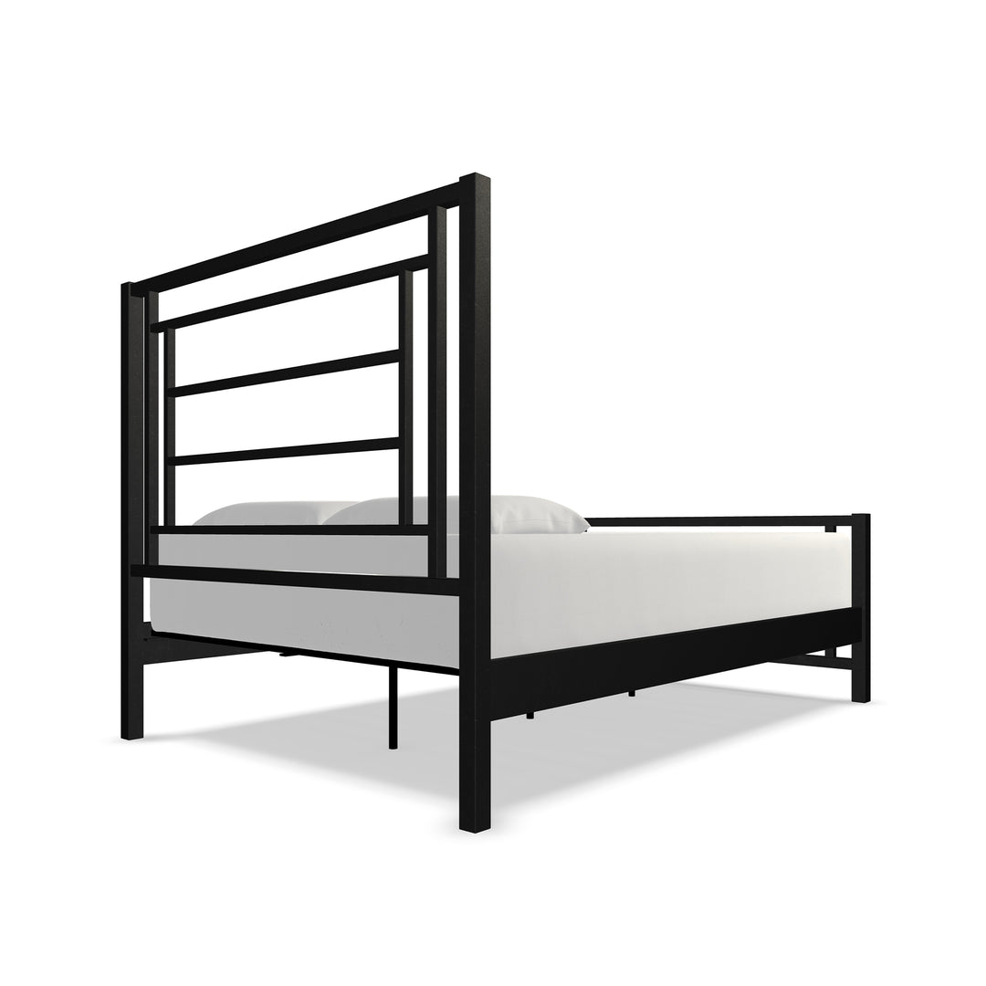 Queen / Weathered Iron