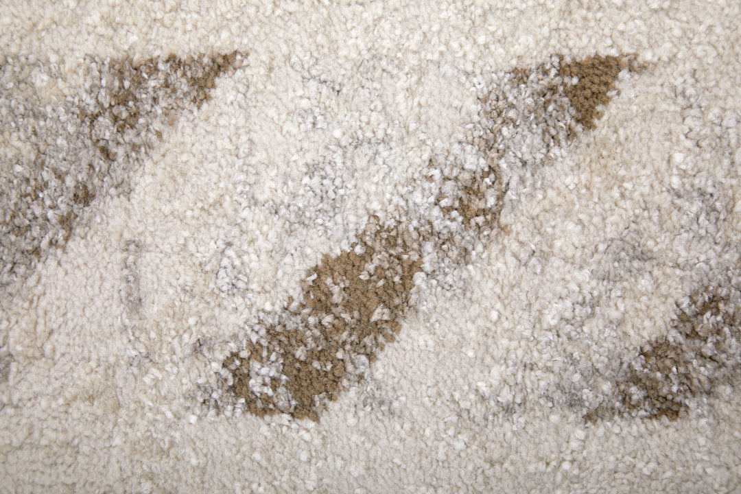 Runner/2'10" x 7'10"/Beige/Brown