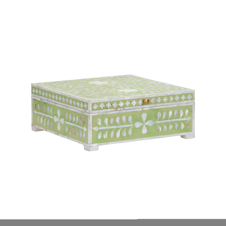 Green/White/Cream