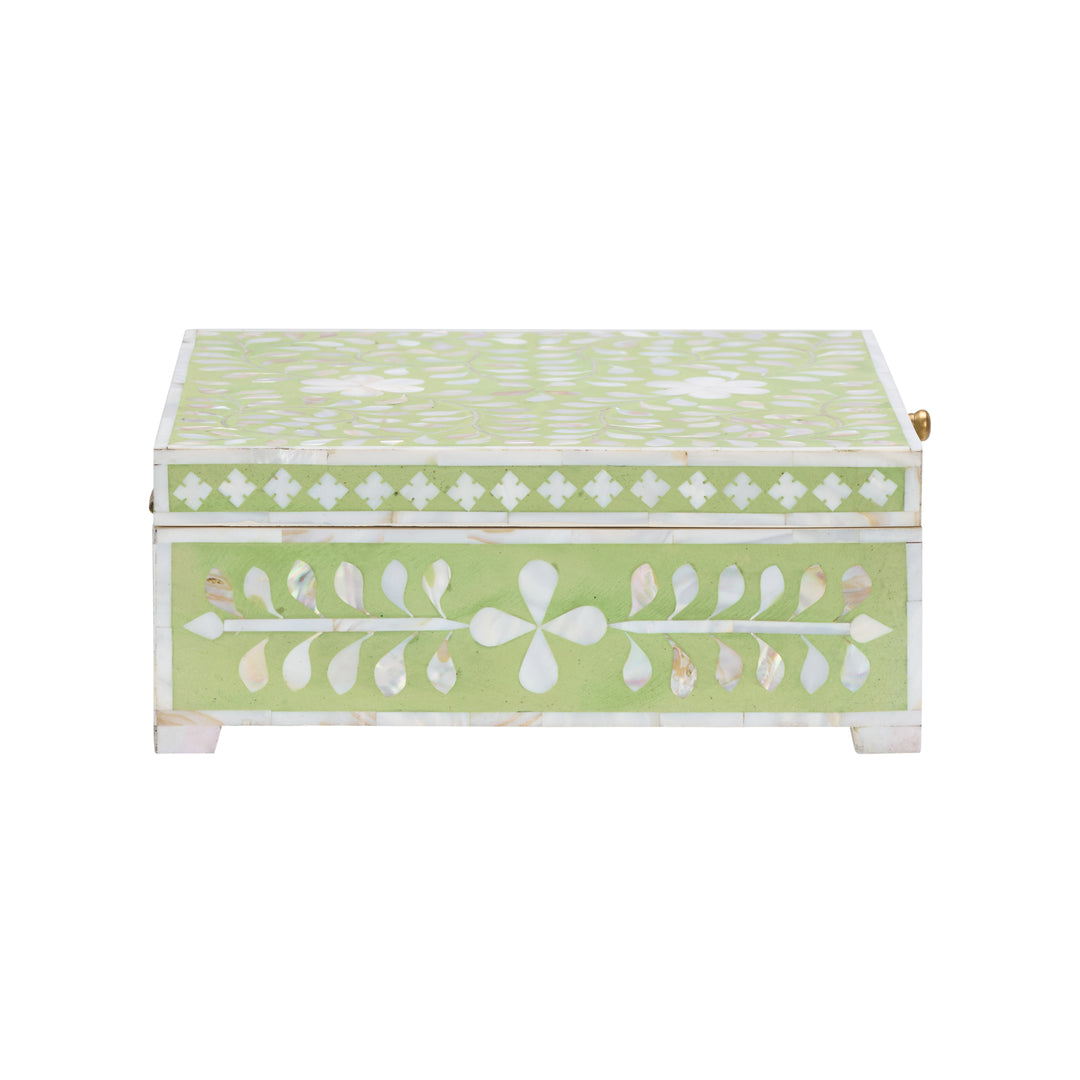 Green/White/Cream