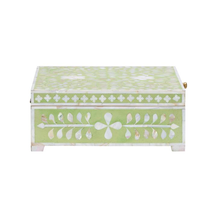 Green/White/Cream