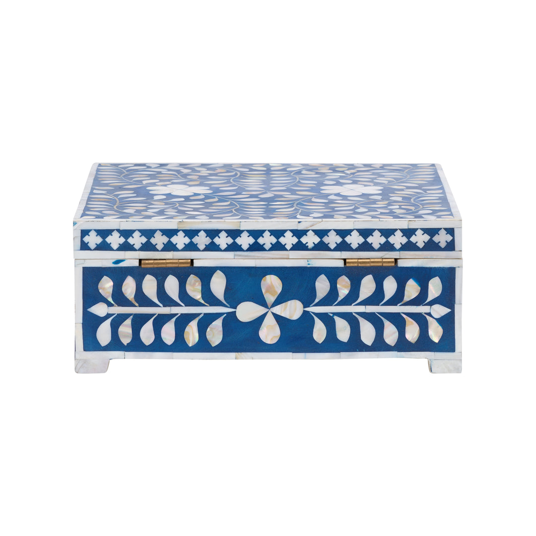 Blue/White/Cream