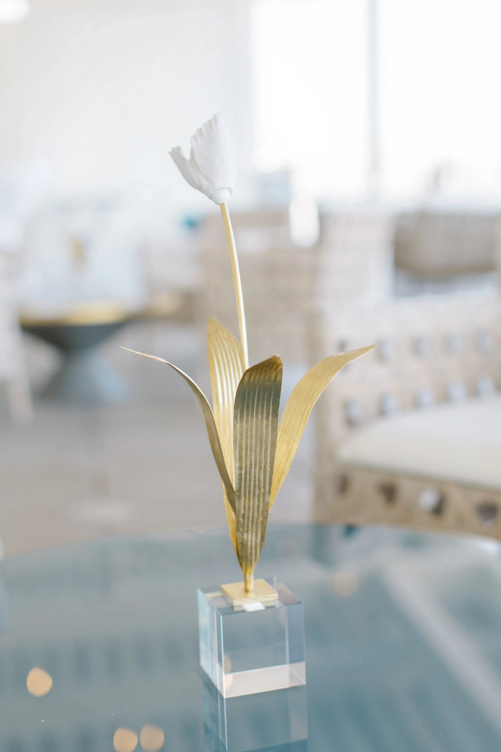 American Home Furniture Chelsea House Small Tulip On Stand