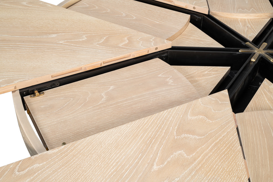 Tower Jupe Dining Table