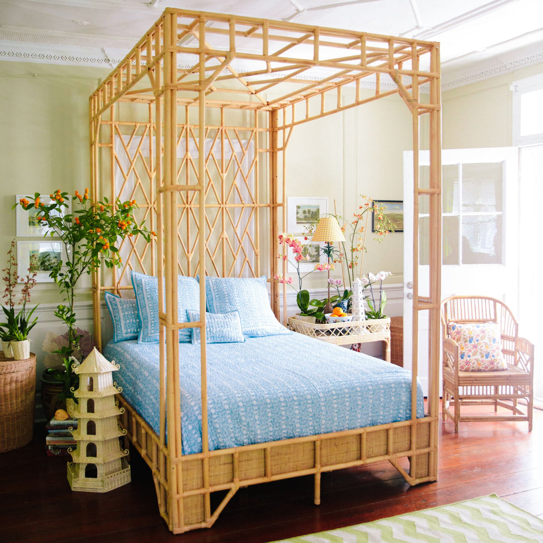 Paradise Canopy Bed - Queen - 60639094