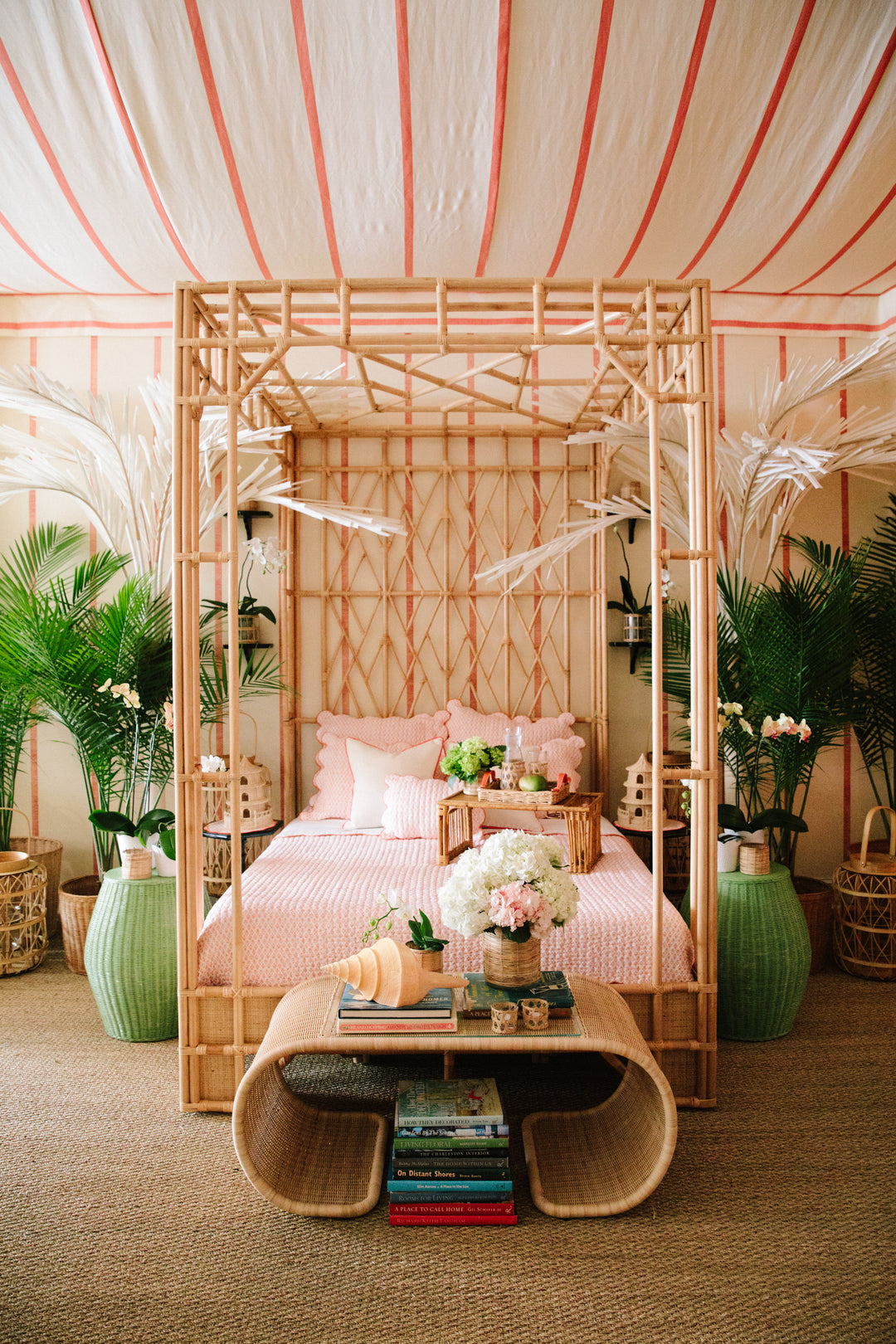 Paradise Canopy Bed - Queen - 60639094