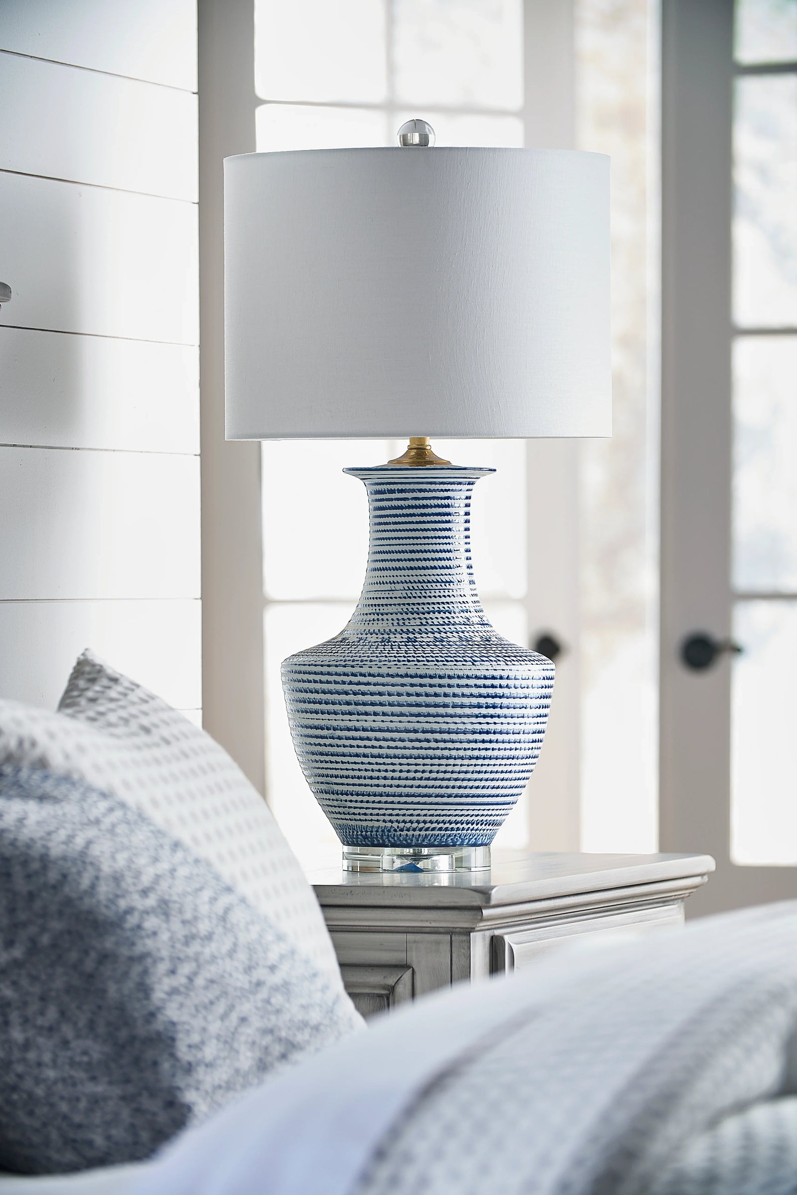 Chelsea House Classic Lamp 1 TABLE LAMPS