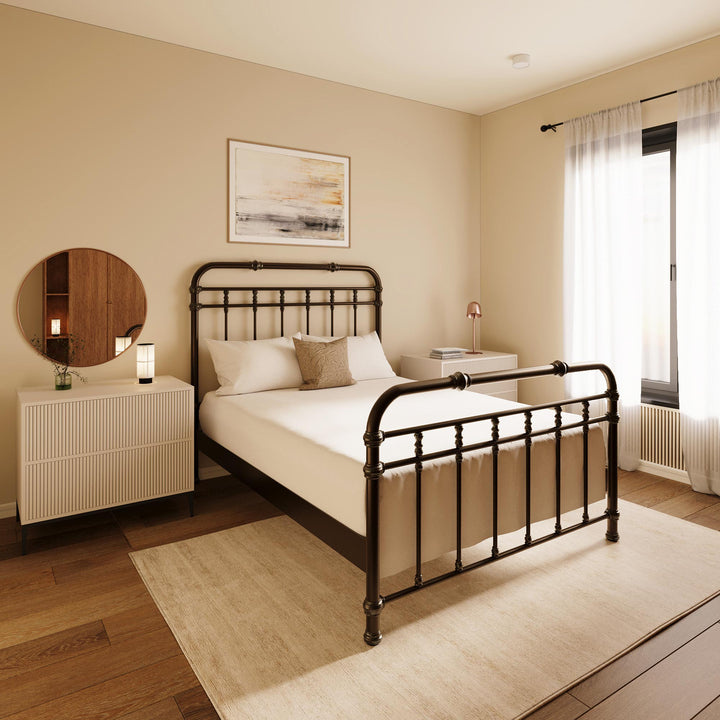 Queen / Weathered Bronze