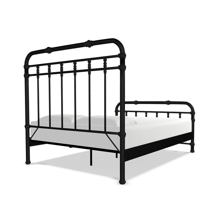 Queen / Weathered Iron