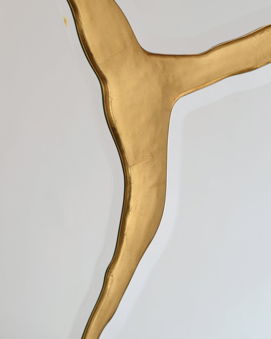 Revne Mirror