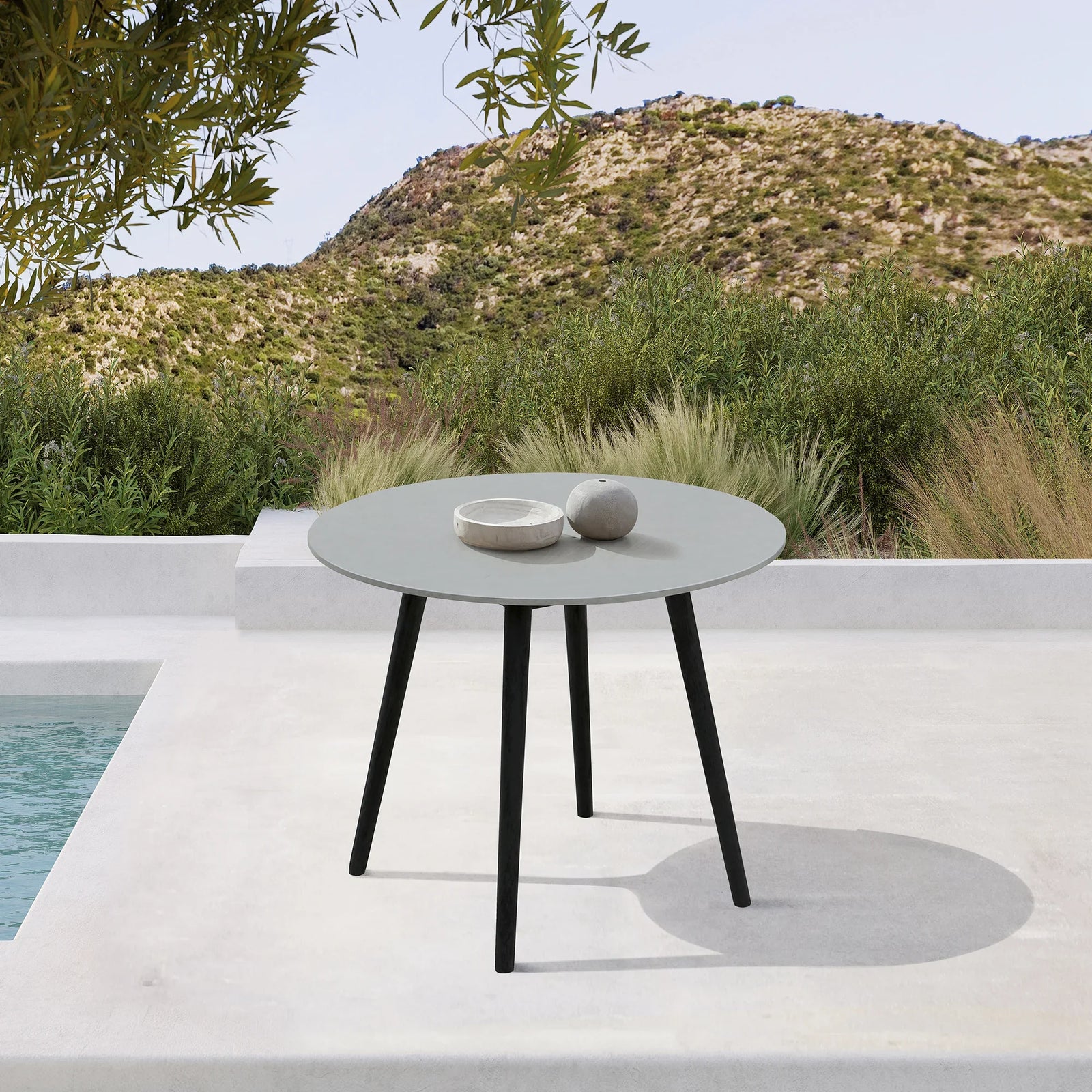 American Home Furniture Armen Living Kylie 36" Round Outdoor Dining Table