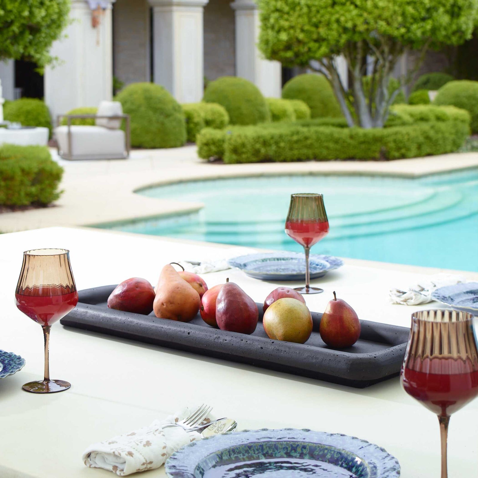 Shadowline Indoor-Outdoor Black Tray
