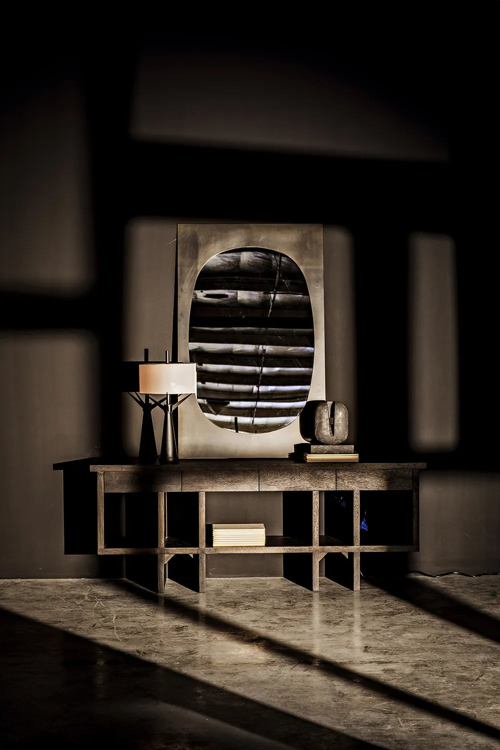 American Home Furniture | Noir - Juno Sculpture