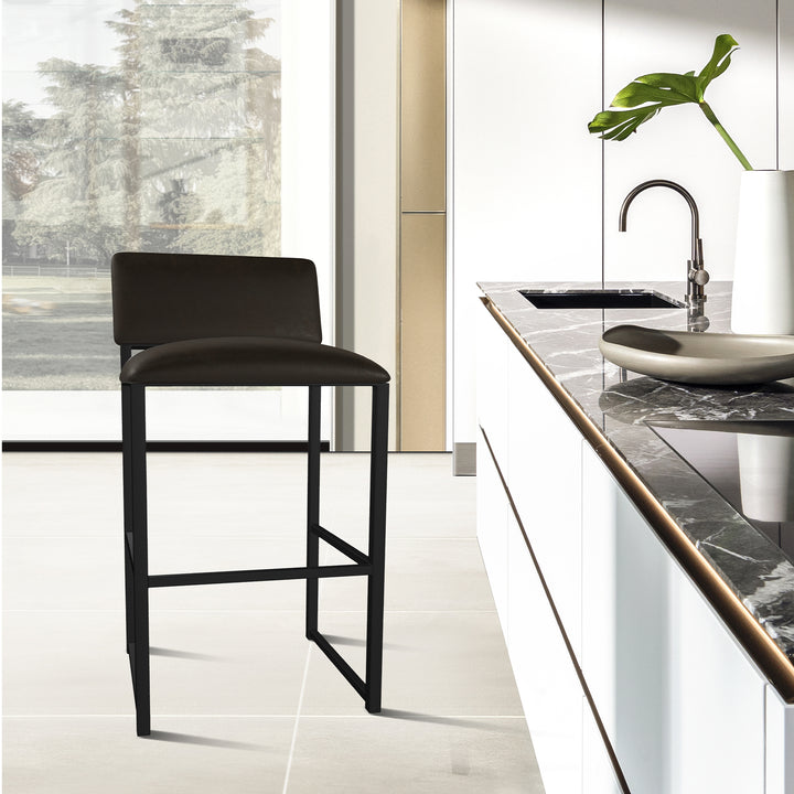 19.5"W x 18"D x 35"H / Rich Brown/Sable Onyx