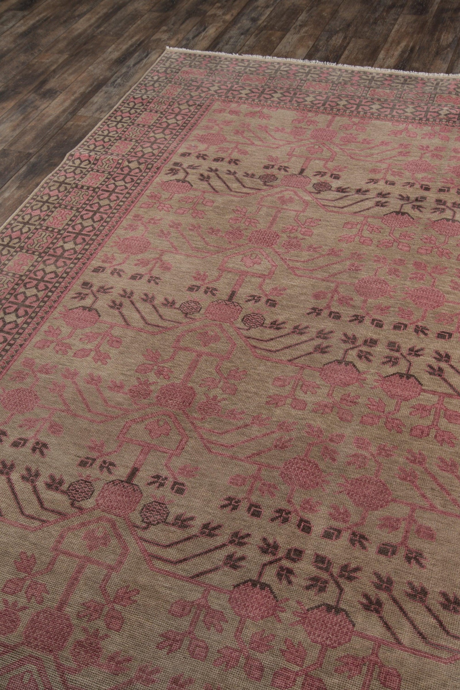 American Home Furniture Momeni Banaras 5 Rug