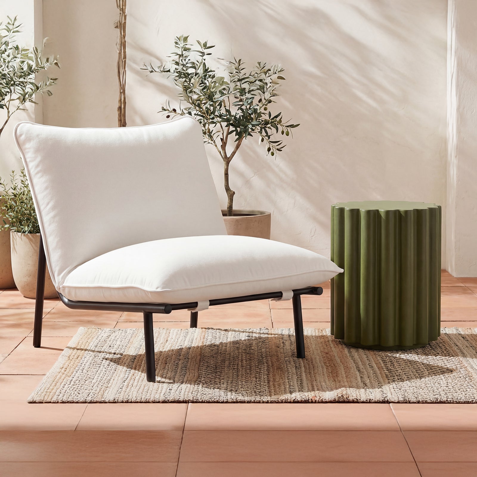 Moe's Home Collection - Taffy Accent Table Green - BQ-1062-16 | American Home Furniture