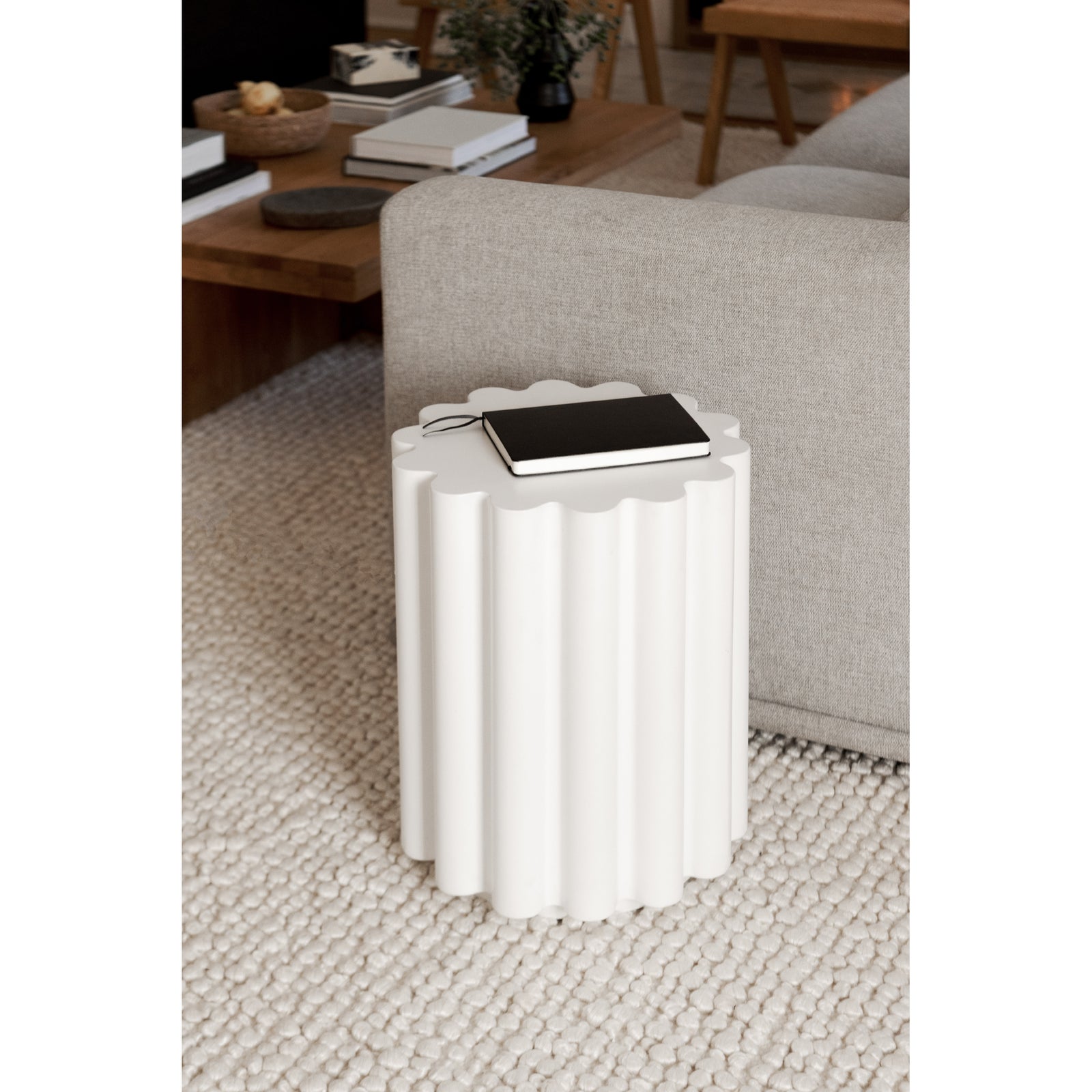 Moe's Home Collection - Taffy Accent Table White - BQ-1062-18 | American Home Furniture