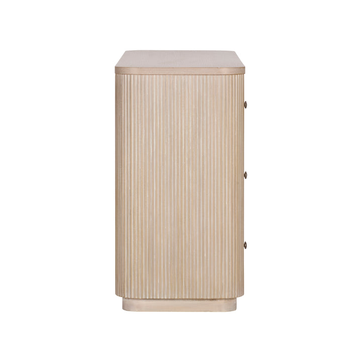Daria Dresser - C10015