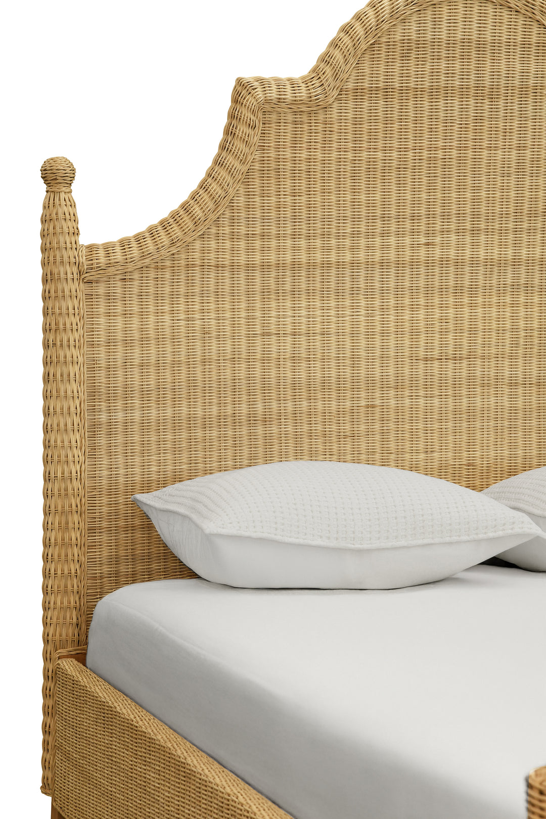 Bed Frame With Arched Headboard, Side Rails, And Footboard In Rattan With Wood Feet, Queen Size - CHAMBERLAIN QUEEN