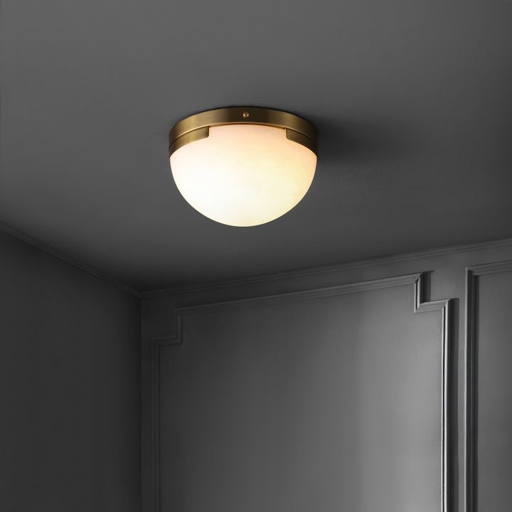 8"W x 8"D x 4.8"H / Off White/Brass