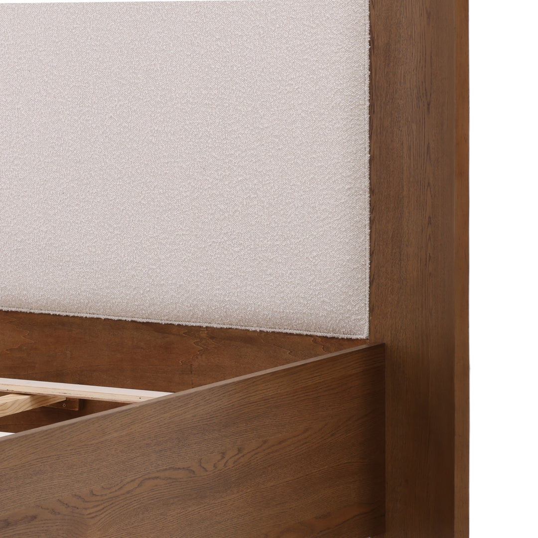 Chadwyck Bed Queen Cream — Detail 2
