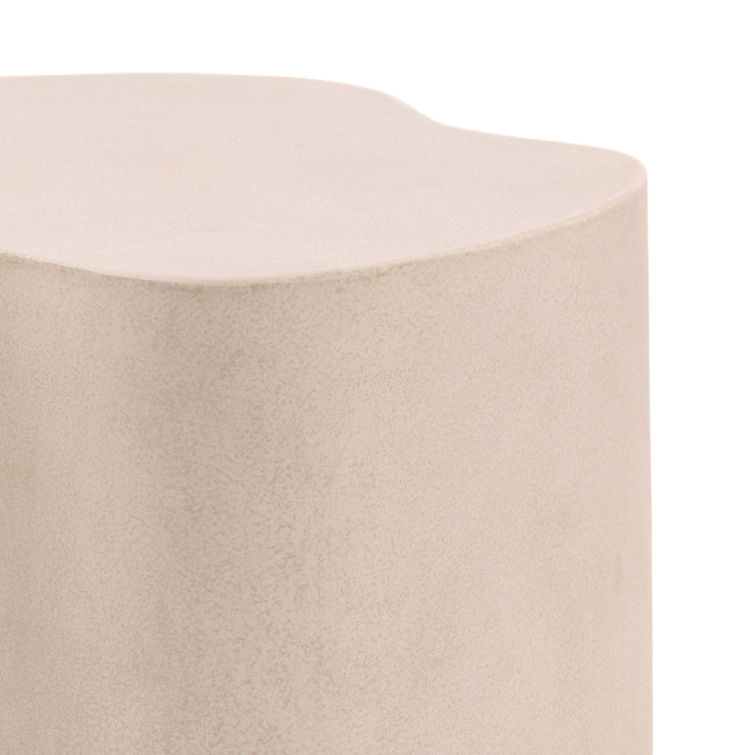 Xyranna Outdoor Side Table Light Grey Small — Detail 2