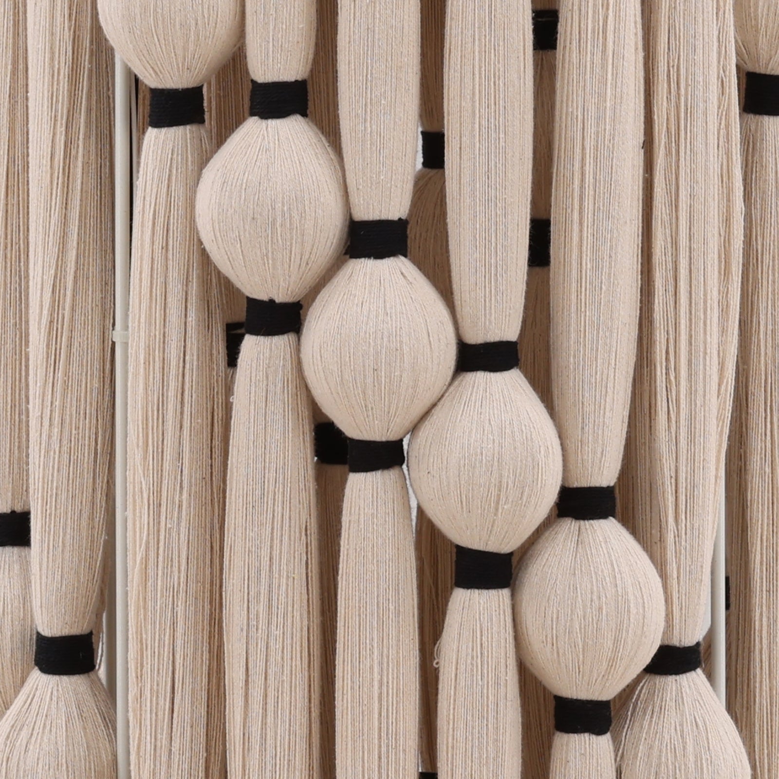Jennipher Floor Lamp White — Detail 1
