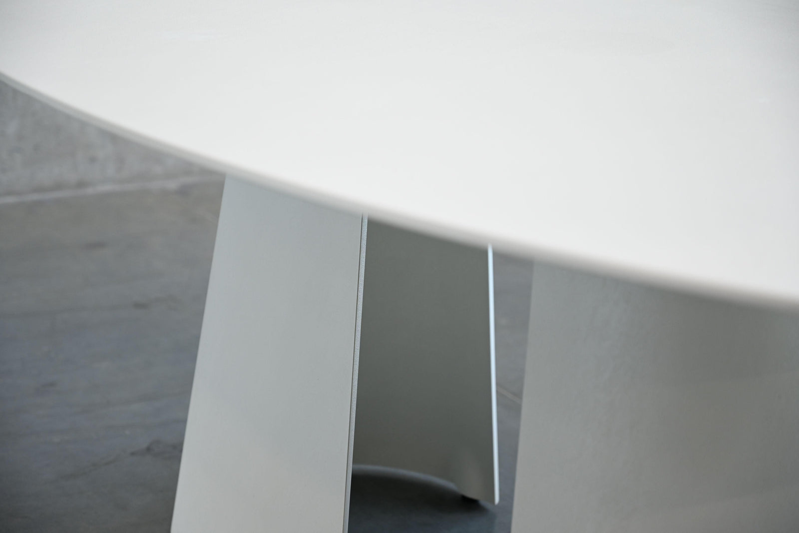 Mobital TUMULI Dining Table Oval DINING TABLES