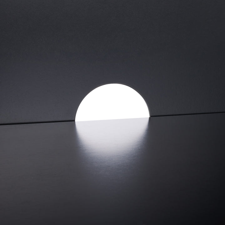 72"W x 19"D x 34"H / Black