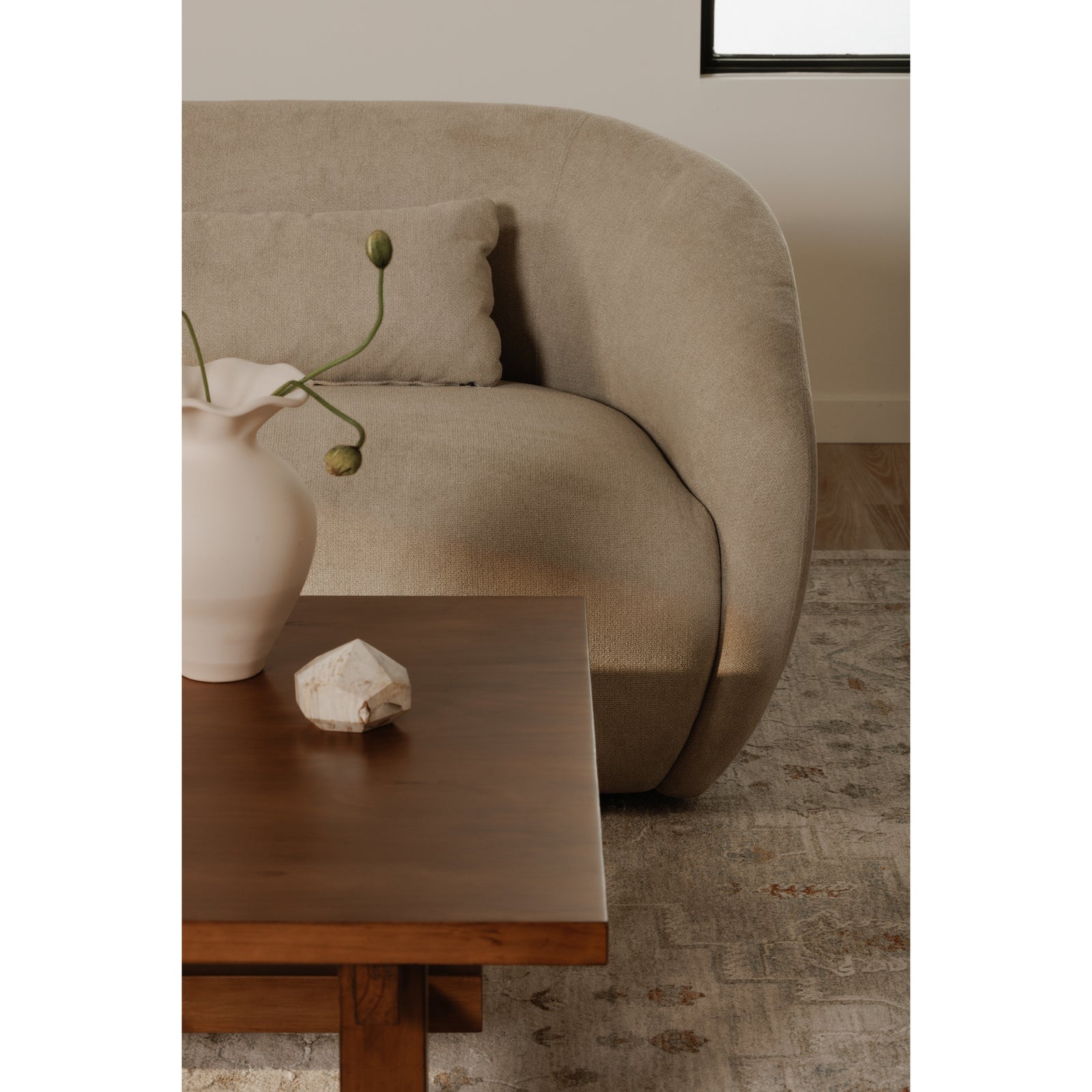 Moe's Home Collection - Amelia Right Arm Facing Chair Warm White - FO-1011-18 | American Home Furniture