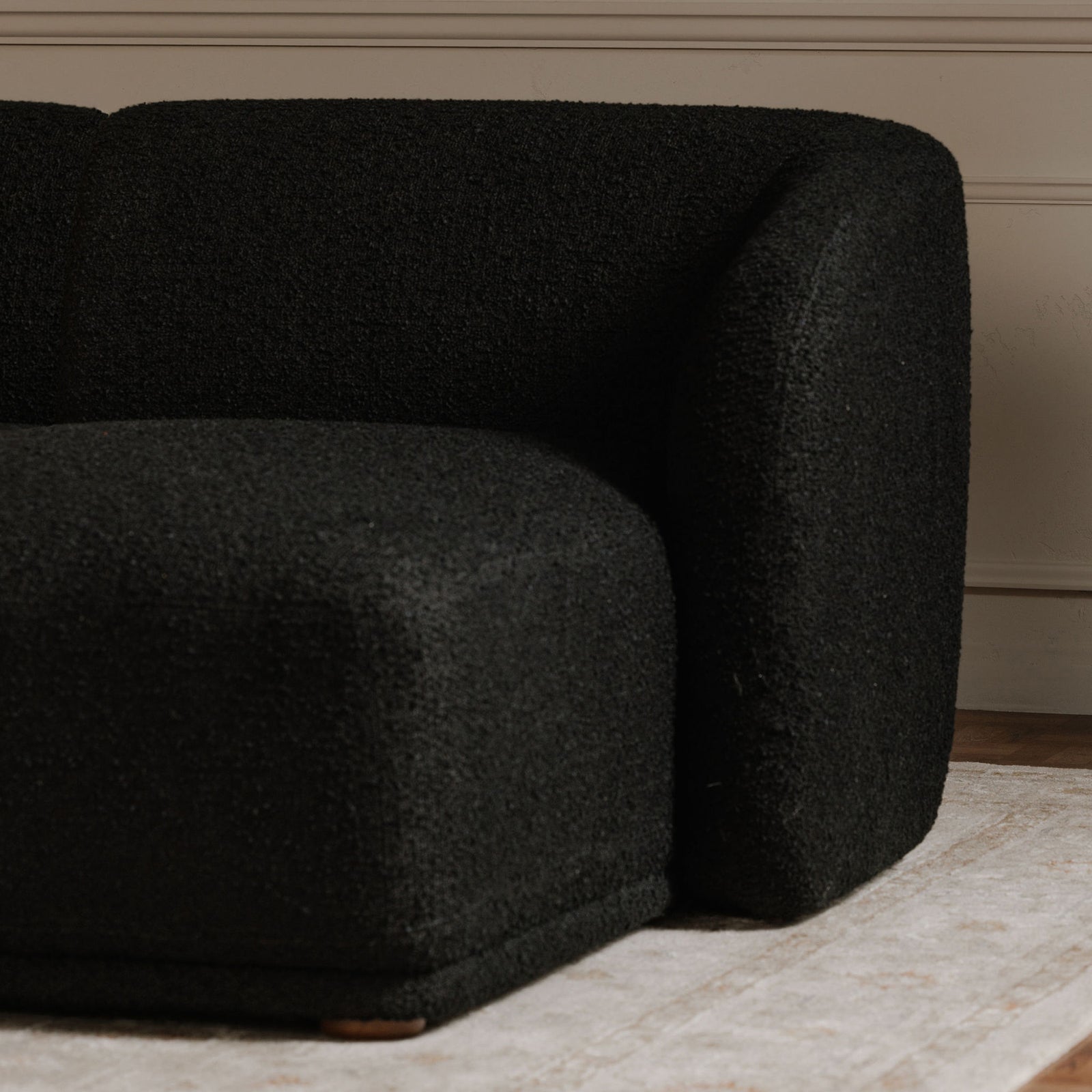Moe's Home Collection - Faye Right Sectional Black Boucle - FO-1030-02-R-0 | American Home Furniture