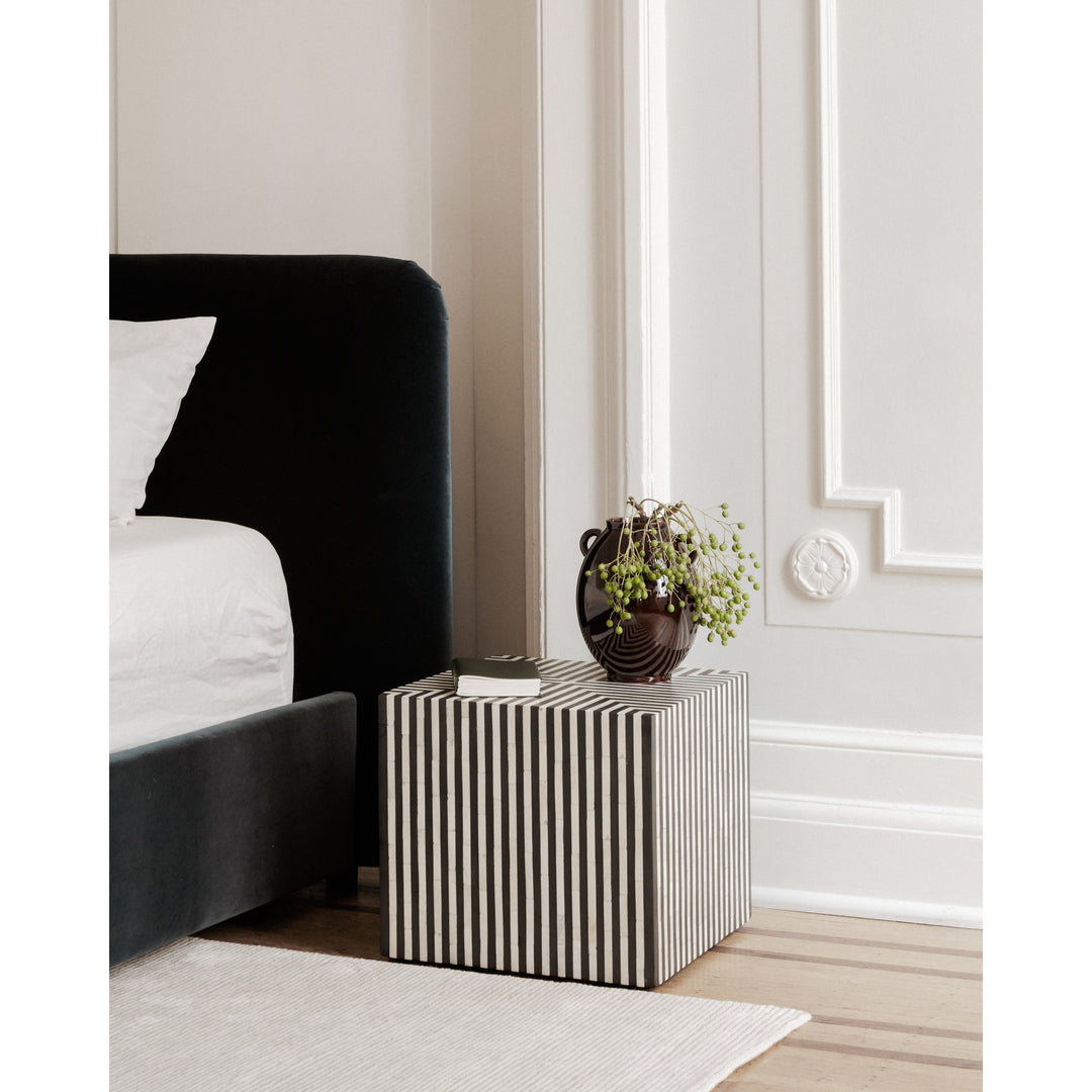 Moe's Home Collection - Terning Side Table - GZ-1149-37 | American Home Furniture