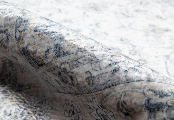 American Home Furniture Momeni Karachi 7 Rug