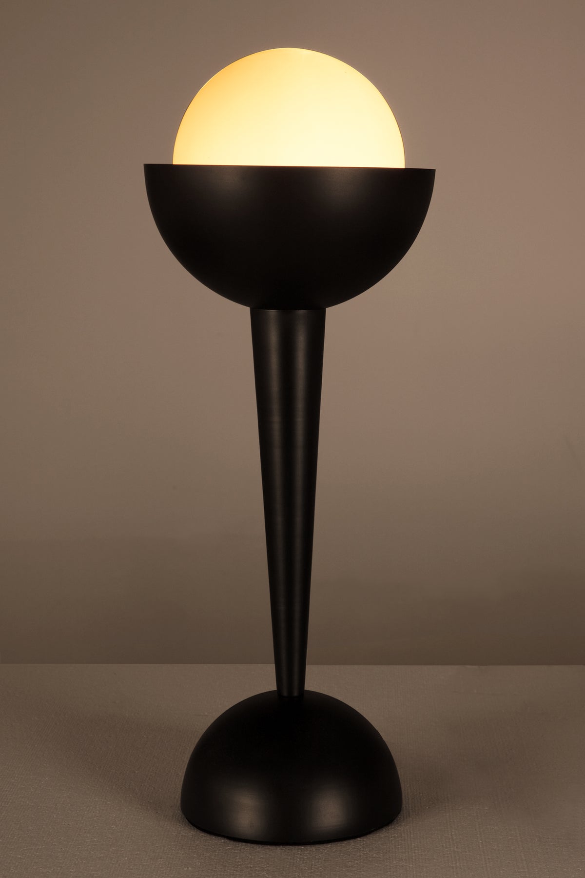 Noir - Sunday Morning Lamp - LAMP798MTB