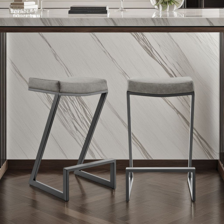 17"W x 17"D x 26"H / Vintage Gray/Black