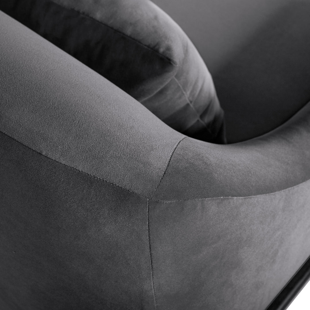 32.9"W x 31.5"D x 31.5"H / Gray/Natural Color