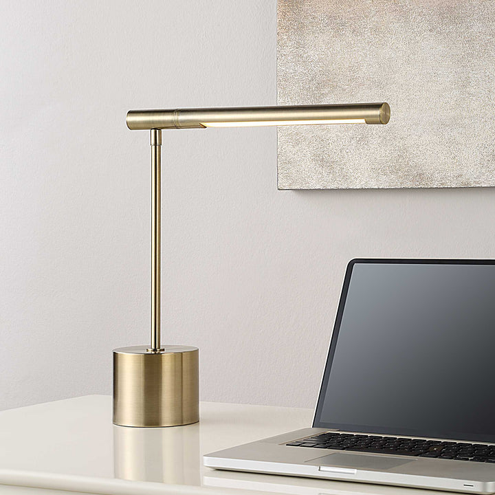 Axel Desk Lamp