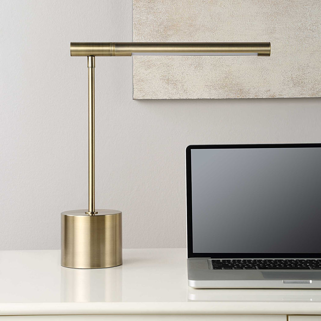 Axel Desk Lamp